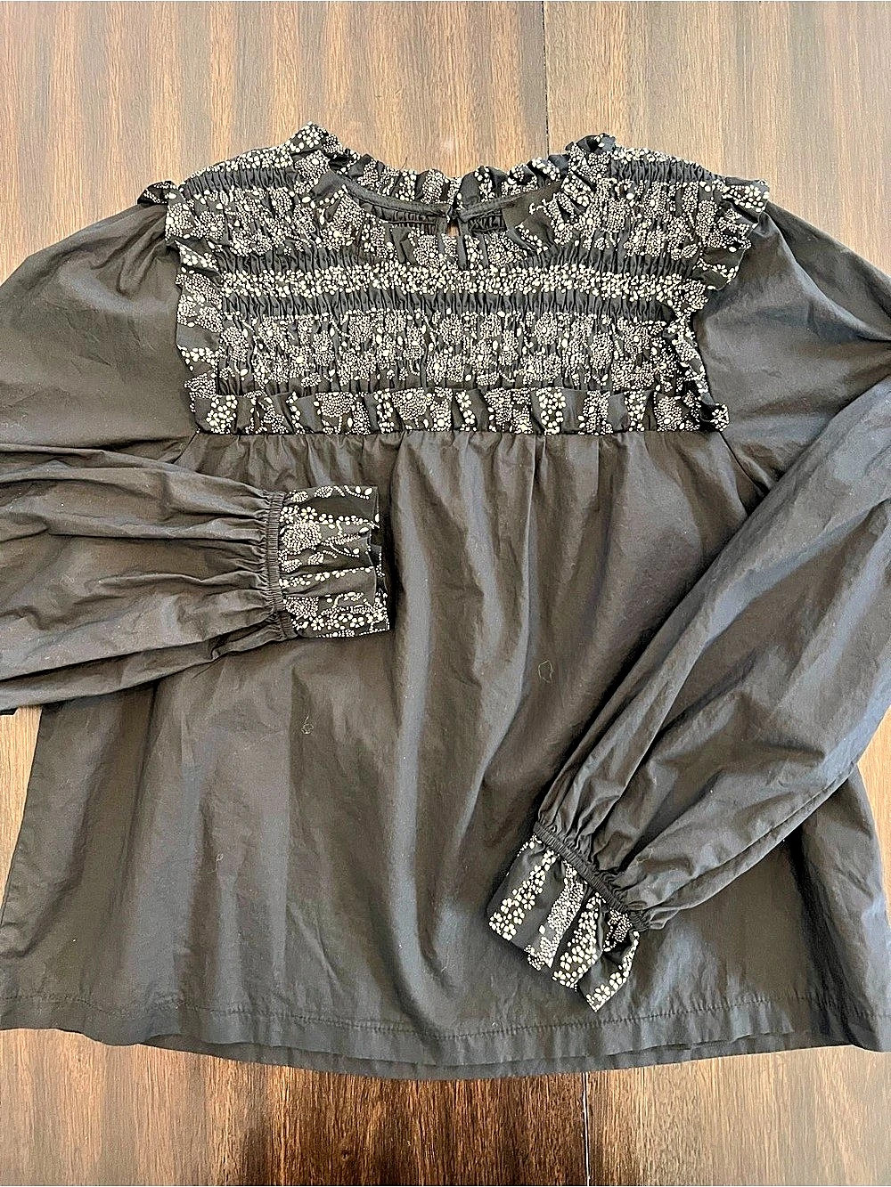 Women’s fab'rik Black & Gold Blouse sz Small